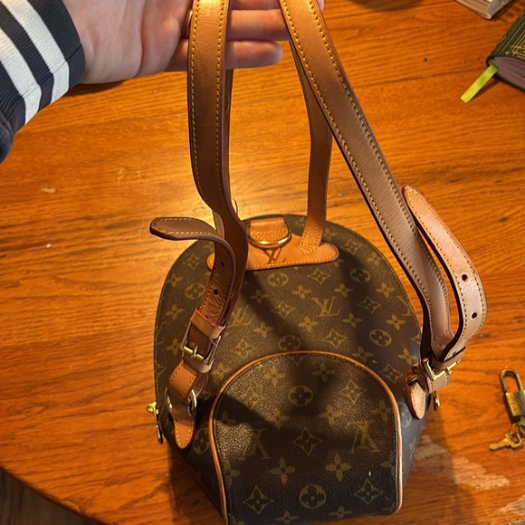 Louis Vuitton Ellipse backpack with lock - Picture 2 of 9
